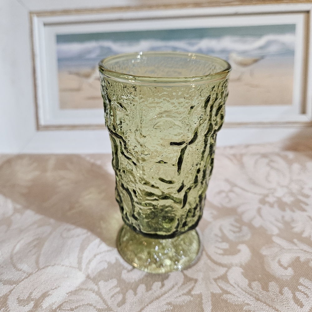 Anchor hocking Footed glass